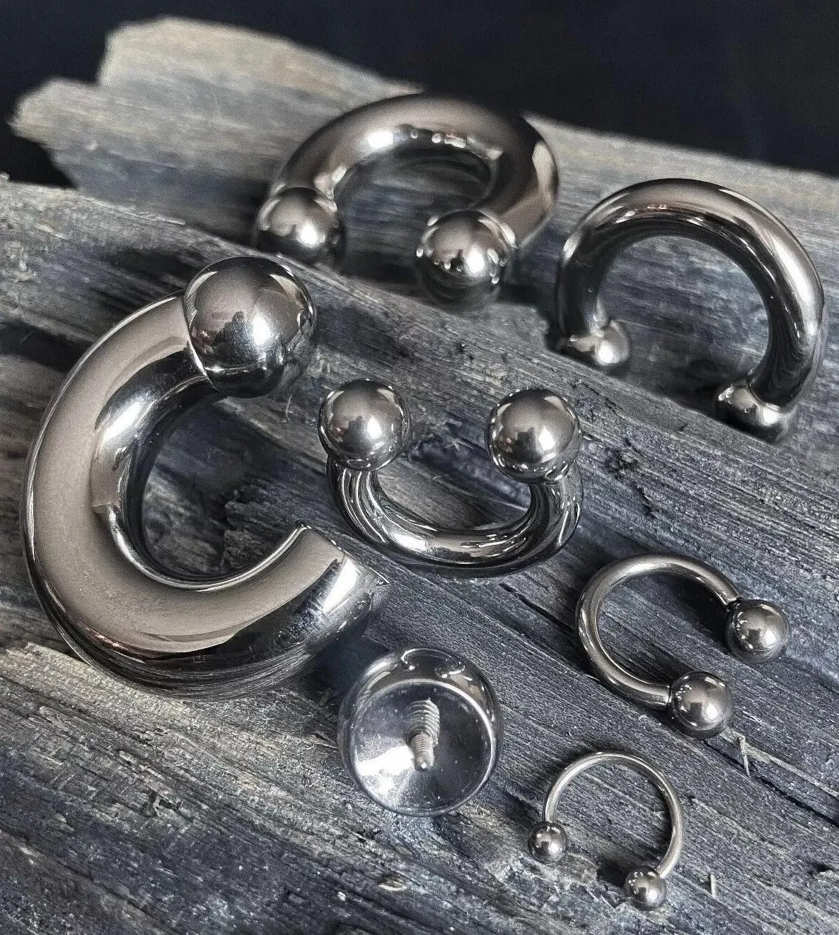 1 PIECE of Brilliant Solid G23 Titanium Circular Barbell - Internally Threaded - Horseshoe - Body Jewelry