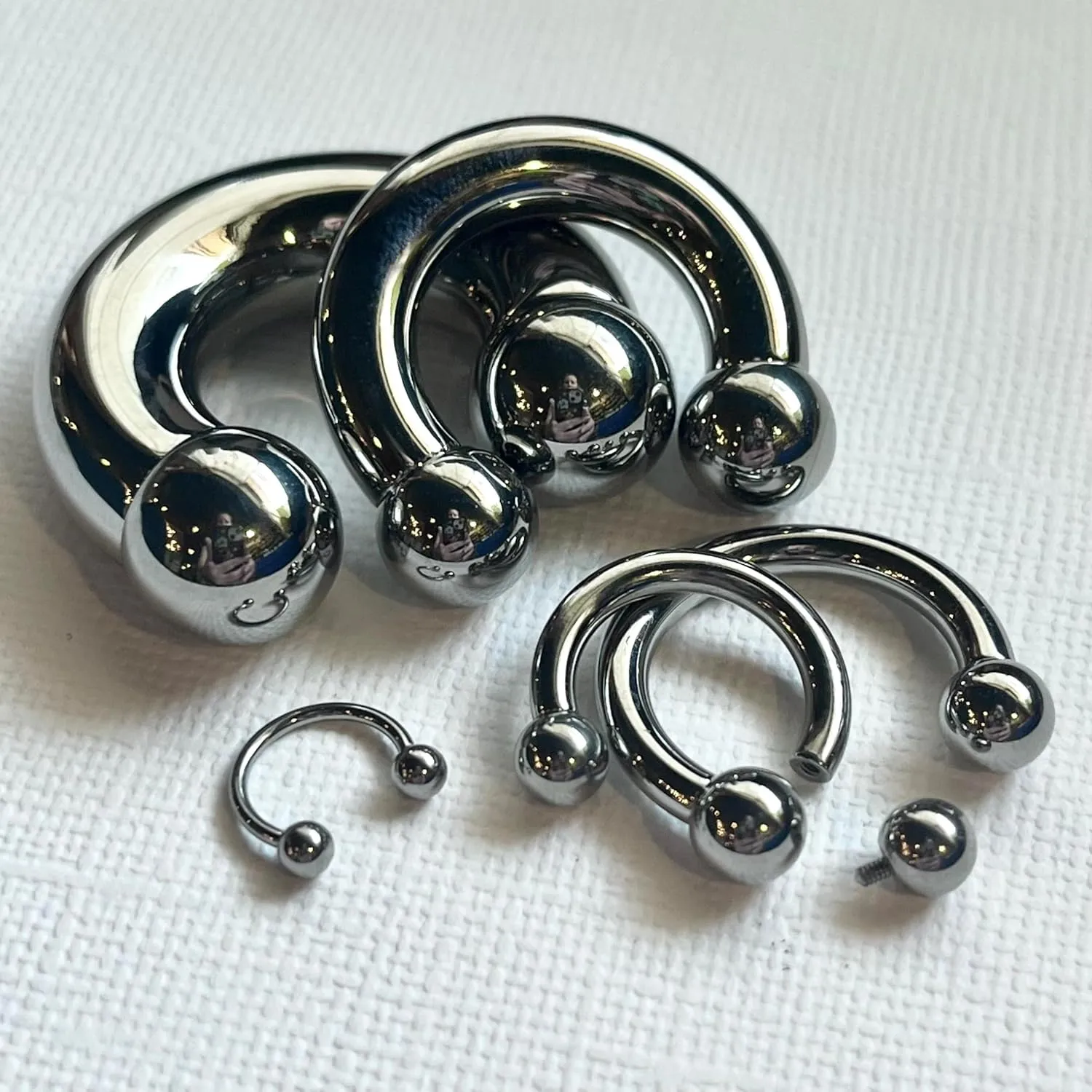 1 PIECE of Brilliant Solid G23 Titanium Circular Barbell - Internally Threaded - Horseshoe - Body Jewelry