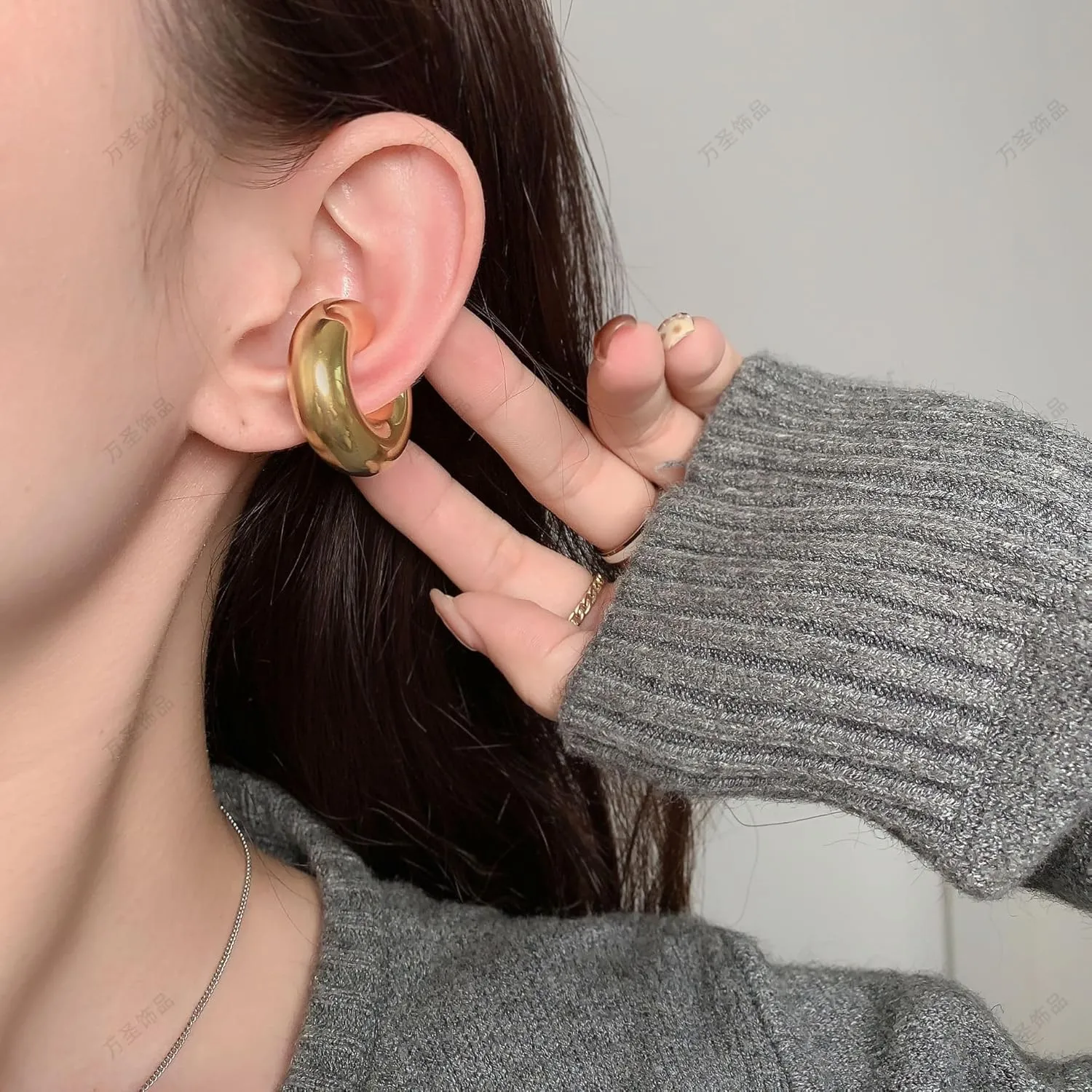4 Pcs Chunky Gold Silver Ear Cuff for Women Non Piercing Clip On Cartilage Wrap Cuff Earrings Thick Ear Cuff for Women
