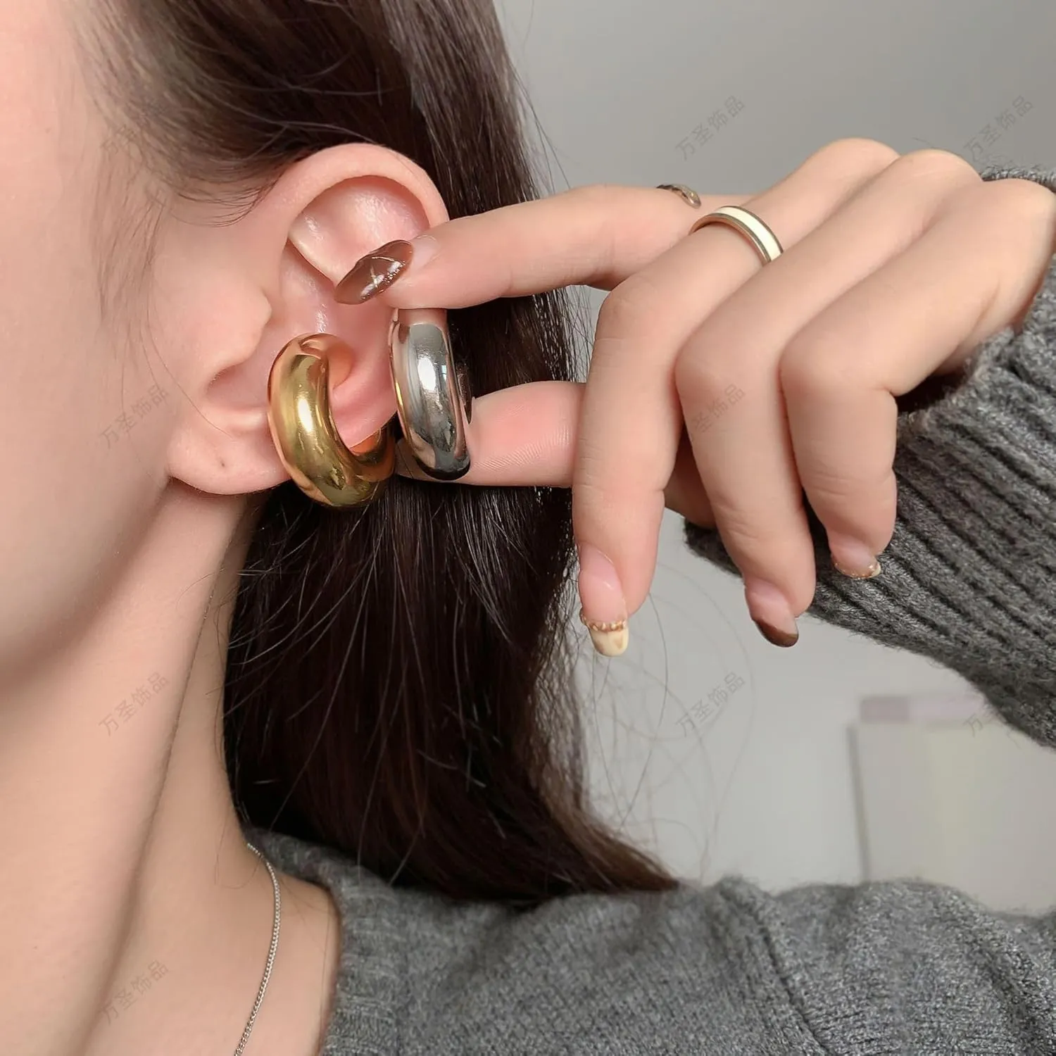 4 Pcs Chunky Gold Silver Ear Cuff for Women Non Piercing Clip On Cartilage Wrap Cuff Earrings Thick Ear Cuff for Women