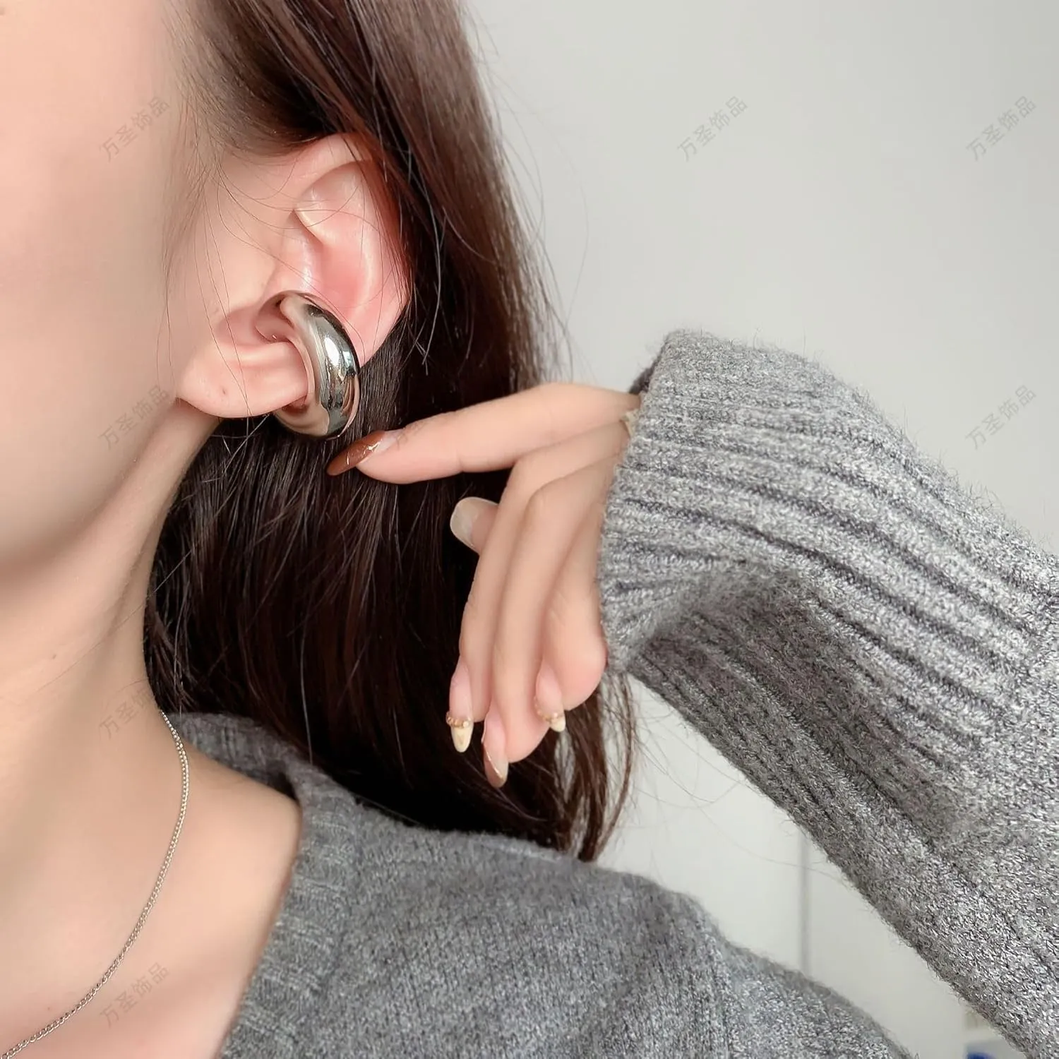 4 Pcs Chunky Gold Silver Ear Cuff for Women Non Piercing Clip On Cartilage Wrap Cuff Earrings Thick Ear Cuff for Women