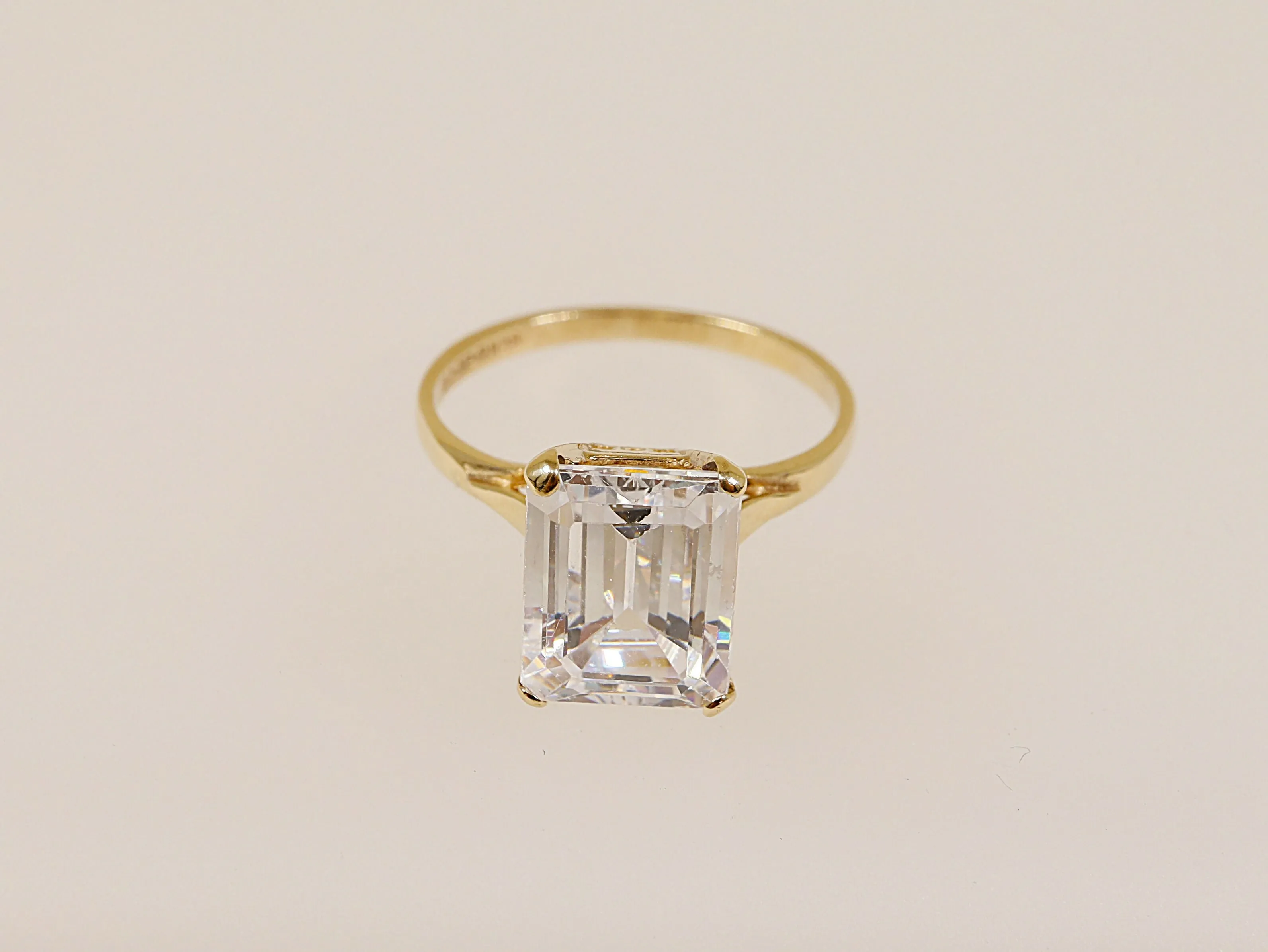 9ct Gold & CZ Solitaire Ring