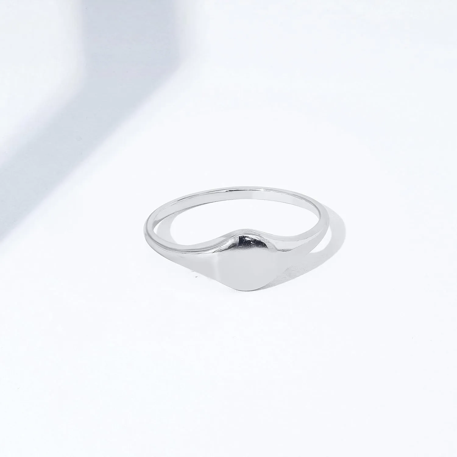 Amazon Essentials 14K Plated Sterling Silver Round Signet Ring