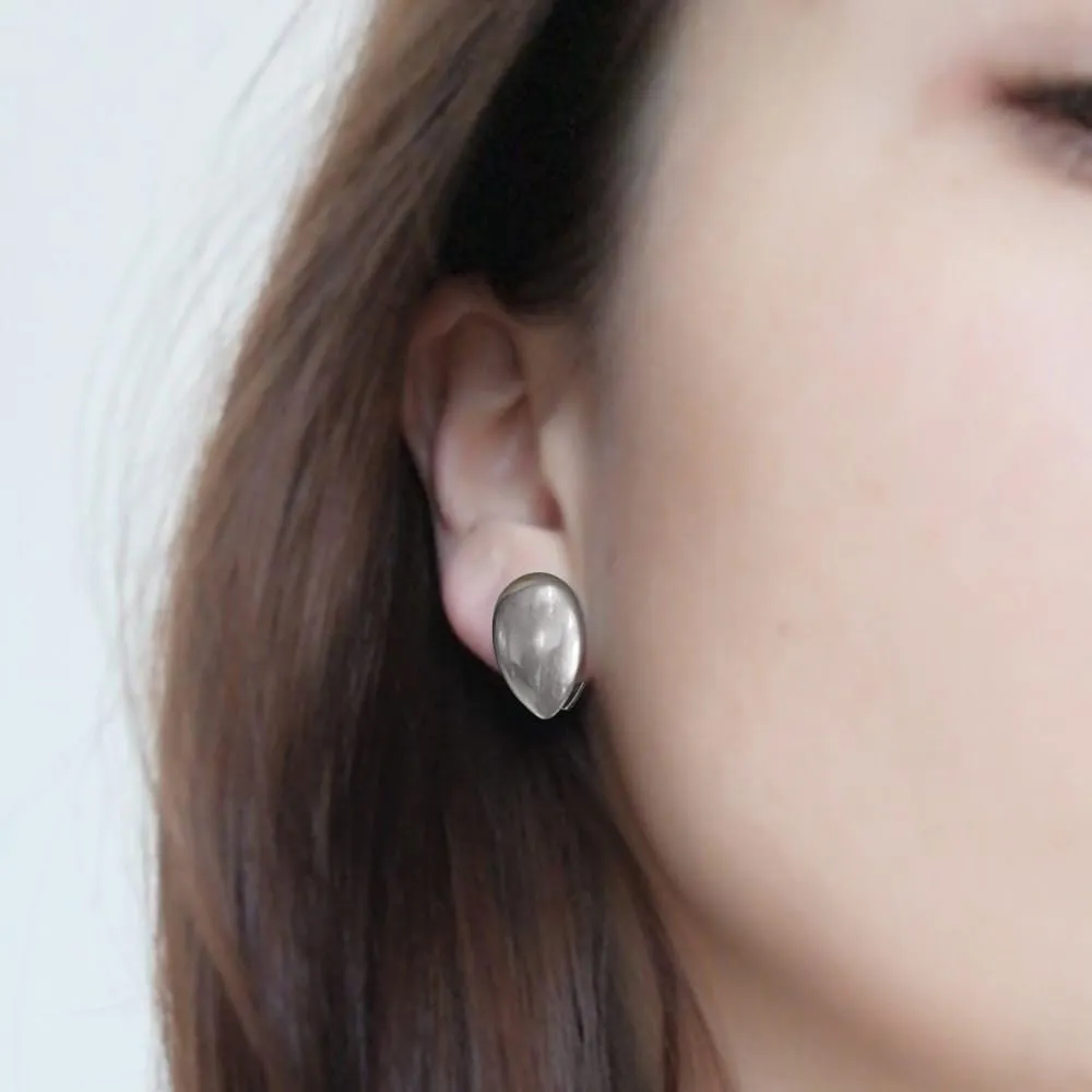 Casvort 2 PCS Hypoallergenic 0G-1" Elegant Teardrop Ear Tunnels Plugs 316 Surgical Stainless Steel Fashionable Ear Gauges Body Piercing Jewelry for Wedding
