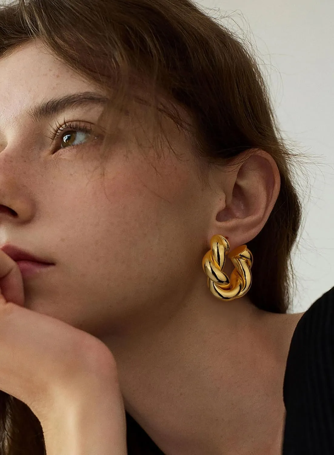 Chunky Gold Hoop Earrings for Women 18K Real Gold Plated Open Hoops Teardrop Earrings Lightweight Hypoallergenic Trendy Thick Gold Hoop Earrings for Women Girls Jewelry