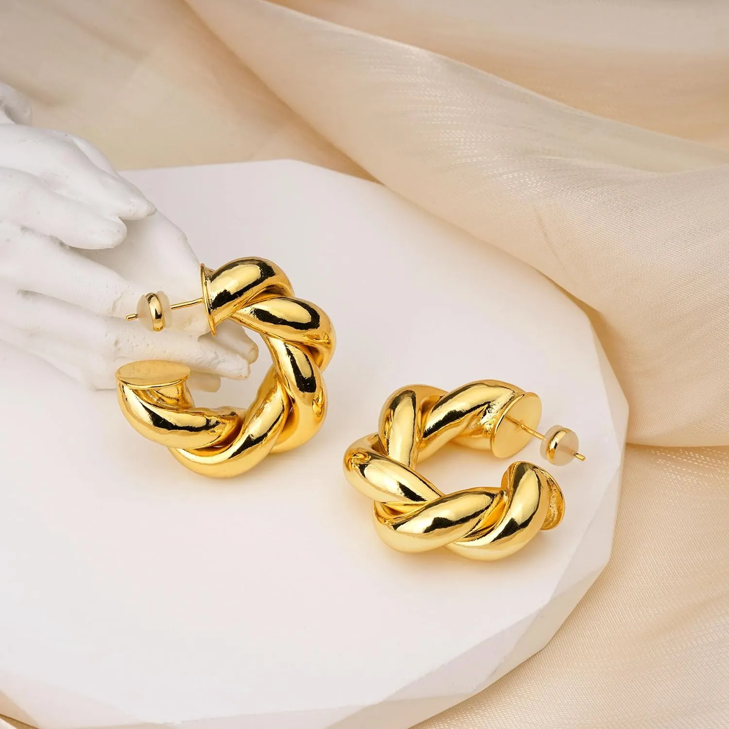 Chunky Gold Hoop Earrings for Women 18K Real Gold Plated Open Hoops Teardrop Earrings Lightweight Hypoallergenic Trendy Thick Gold Hoop Earrings for Women Girls Jewelry