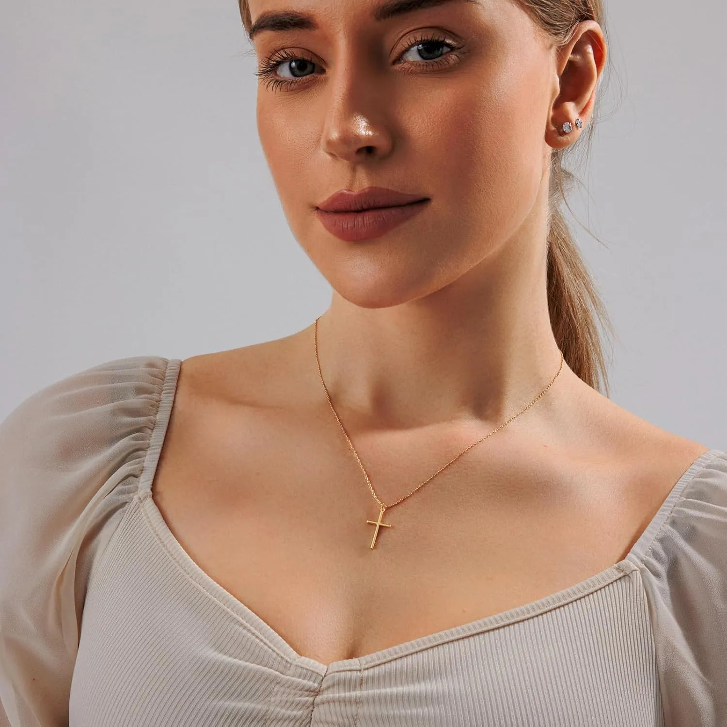 Cross Necklace for Women, Dainty 18K Gold Plated Small Cross Pendant Necklace Simple Gold Cross Necklaces for Women Trendy Gold Jewelry for Women Gift