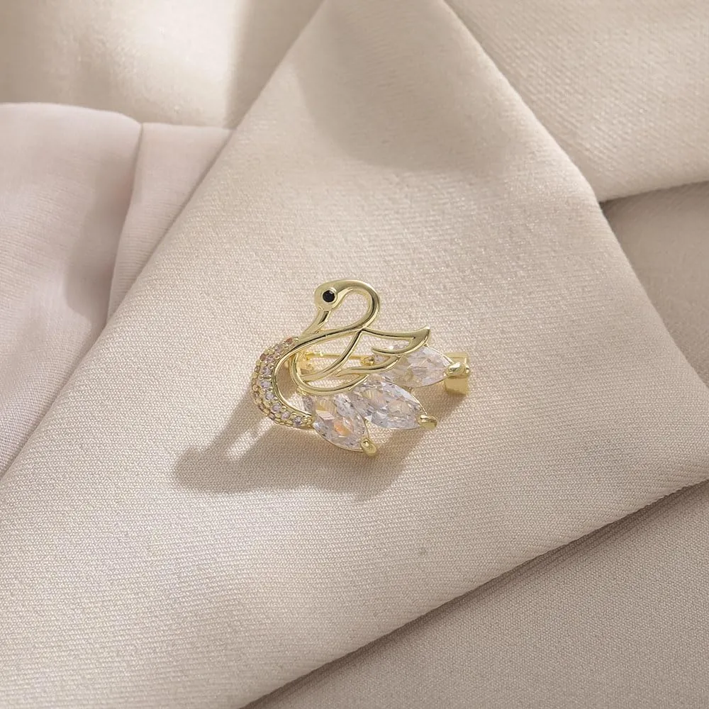 fashion women's animal brooch zircon swan brooch sweater jacket cardigan sweater needle clothing accessories designed specifically for fashionable women, suitable for holiday jewelry gifts