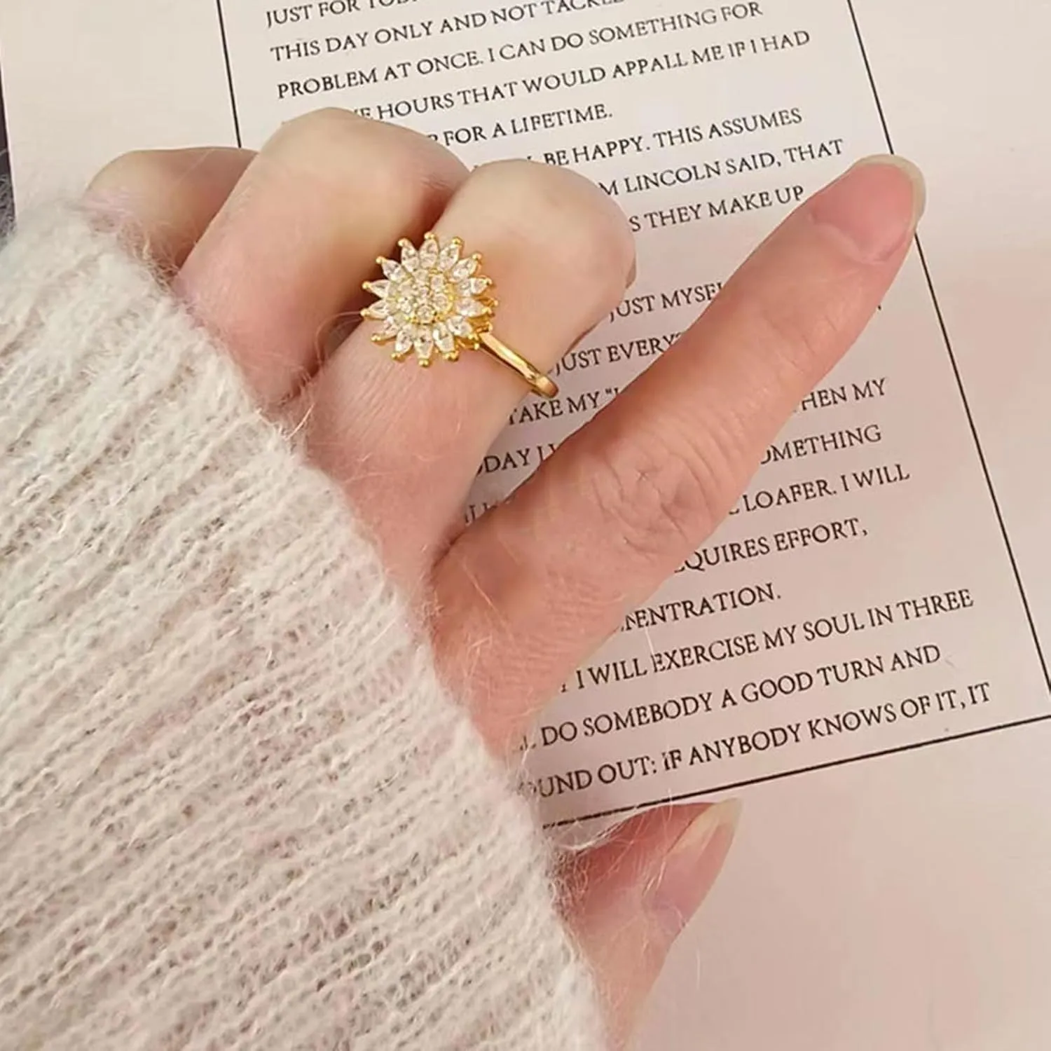 Fidget Ring Sunflower Ring for Women Gold Anxiety Crystal Rings Cubic Zirconia Sunflower Ring Open Adjustable Fidget Ring Spinner Sun Ring for Men Trendy Jewelry