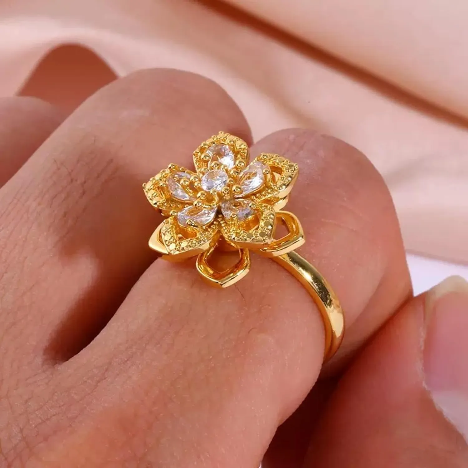 Fidget Ring Sunflower Ring for Women Gold Anxiety Crystal Rings Cubic Zirconia Sunflower Ring Open Adjustable Fidget Ring Spinner Sun Ring for Men Trendy Jewelry