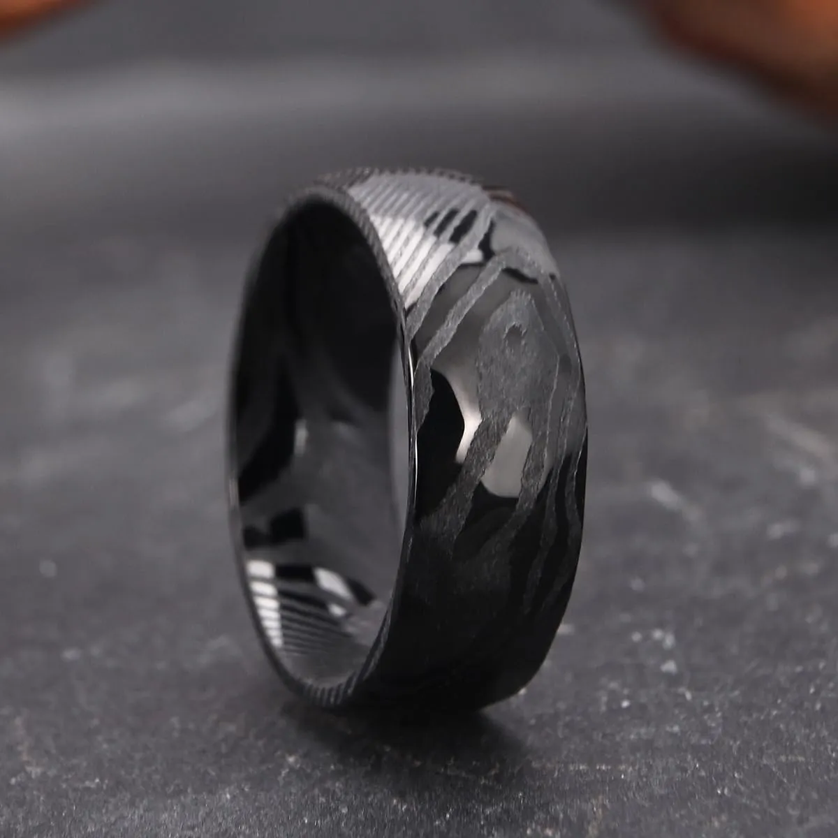 Gold Black Damascus Steel Rings for Men Women 8mm Men's Wedding Bands Classic Fashion Comfortable Fit Suitable for Couples Dating and Engagement