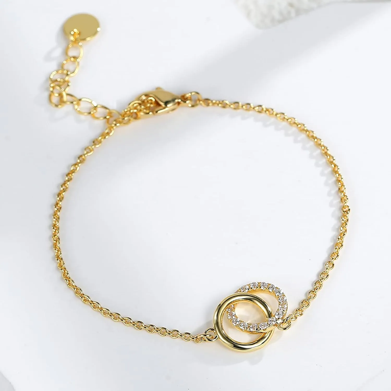 Gold Bracelet for Women 18K Gold Plated Dainty Gold Bracelets Non Tarnish Cuban Chain Link Bracelet Gold Charm Bracelet for Women