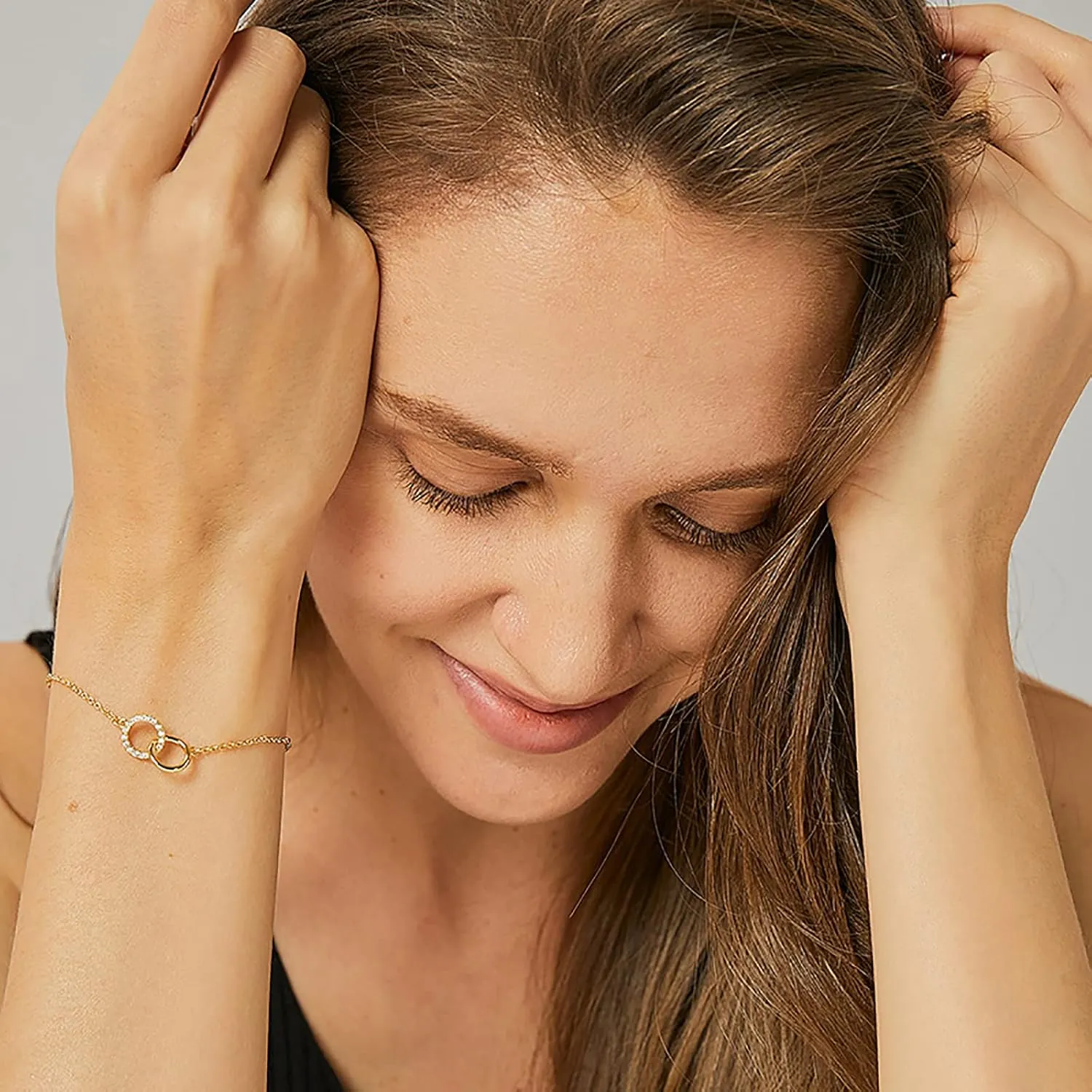 Gold Bracelet for Women 18K Gold Plated Dainty Gold Bracelets Non Tarnish Cuban Chain Link Bracelet Gold Charm Bracelet for Women