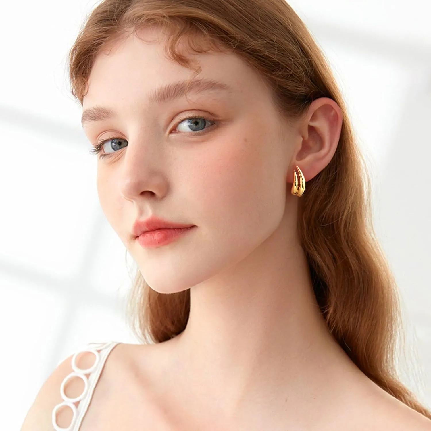 MUYAN Golden Chunky Claw Hoop Earrings for Women Trendy Statement Hoops Vintage Jewelry