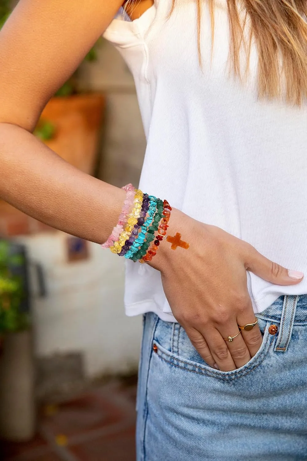 Natural Chip Stone Beaded Bracelet Multicolor Irregular Healing Crystal Stone Cross Charms Stretch Bracelets Stackable Elastic Layering Friendship Bracelets Set for Women Men