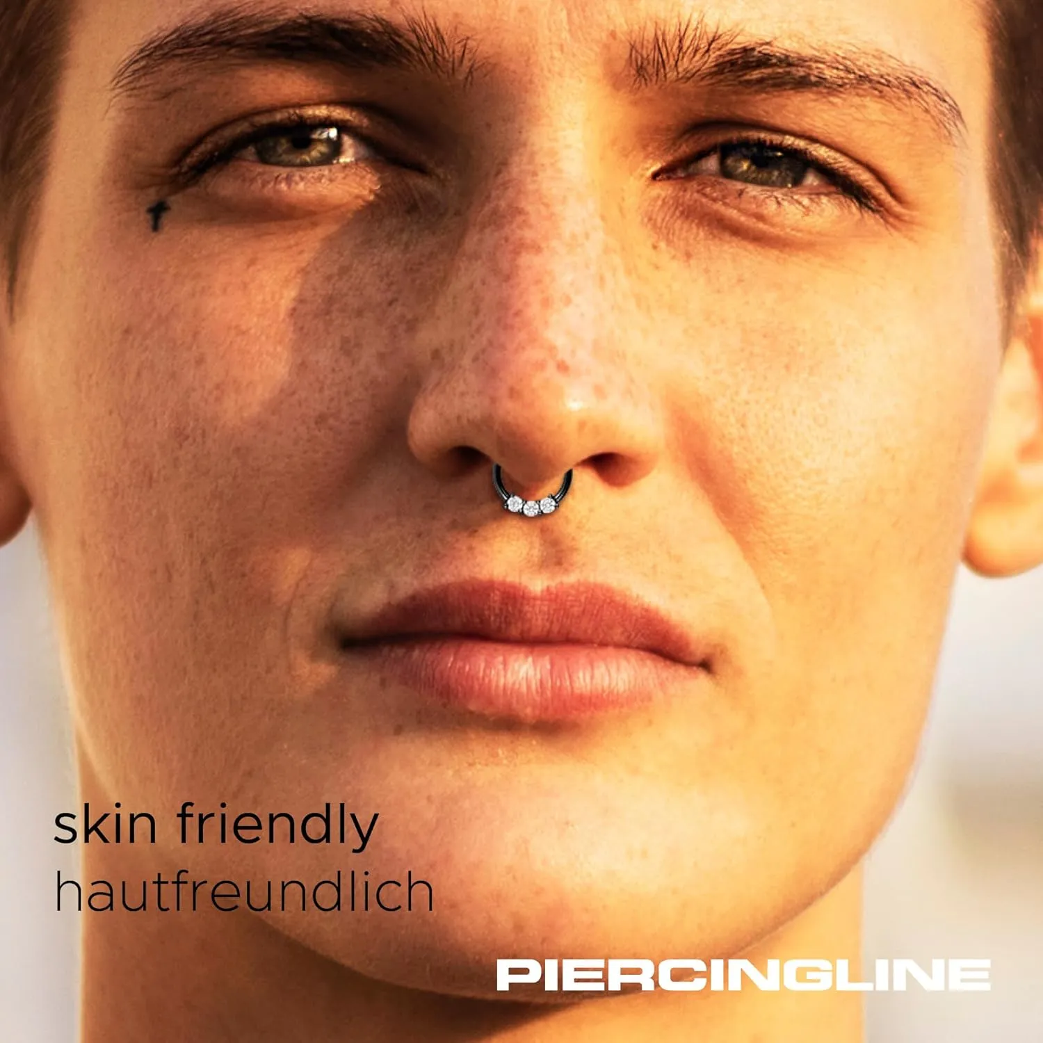 PIERCINGLINE segment ring clicker with 3 crystals made of surgical steel - piercing for ear, septum piercing, tragus or helix piercing jewelry in 4 stylish colors
