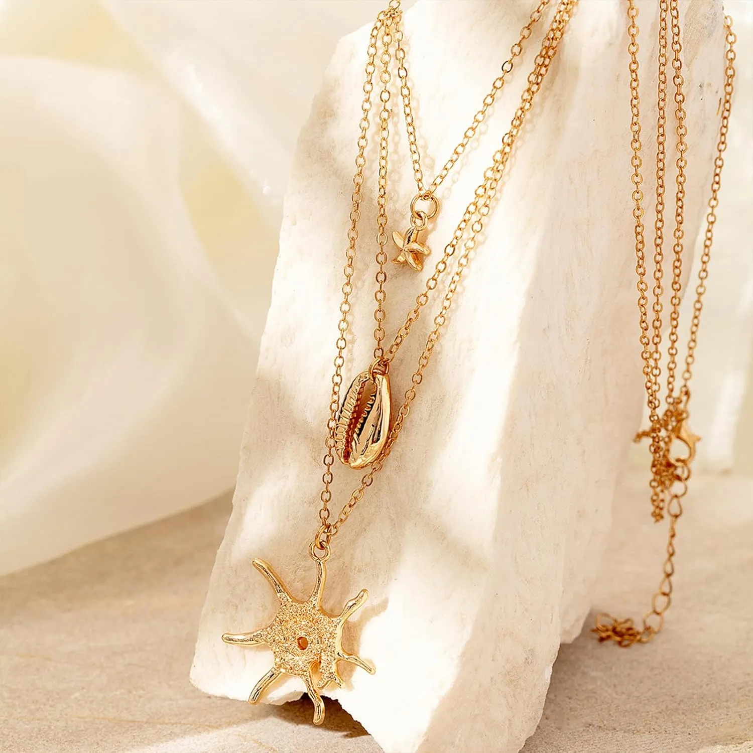 Shell Necklaces for Women Layered Gold Stack Necklace Starfish Seashell Charm Necklace Beach Jewelry for Women Summer Accessories