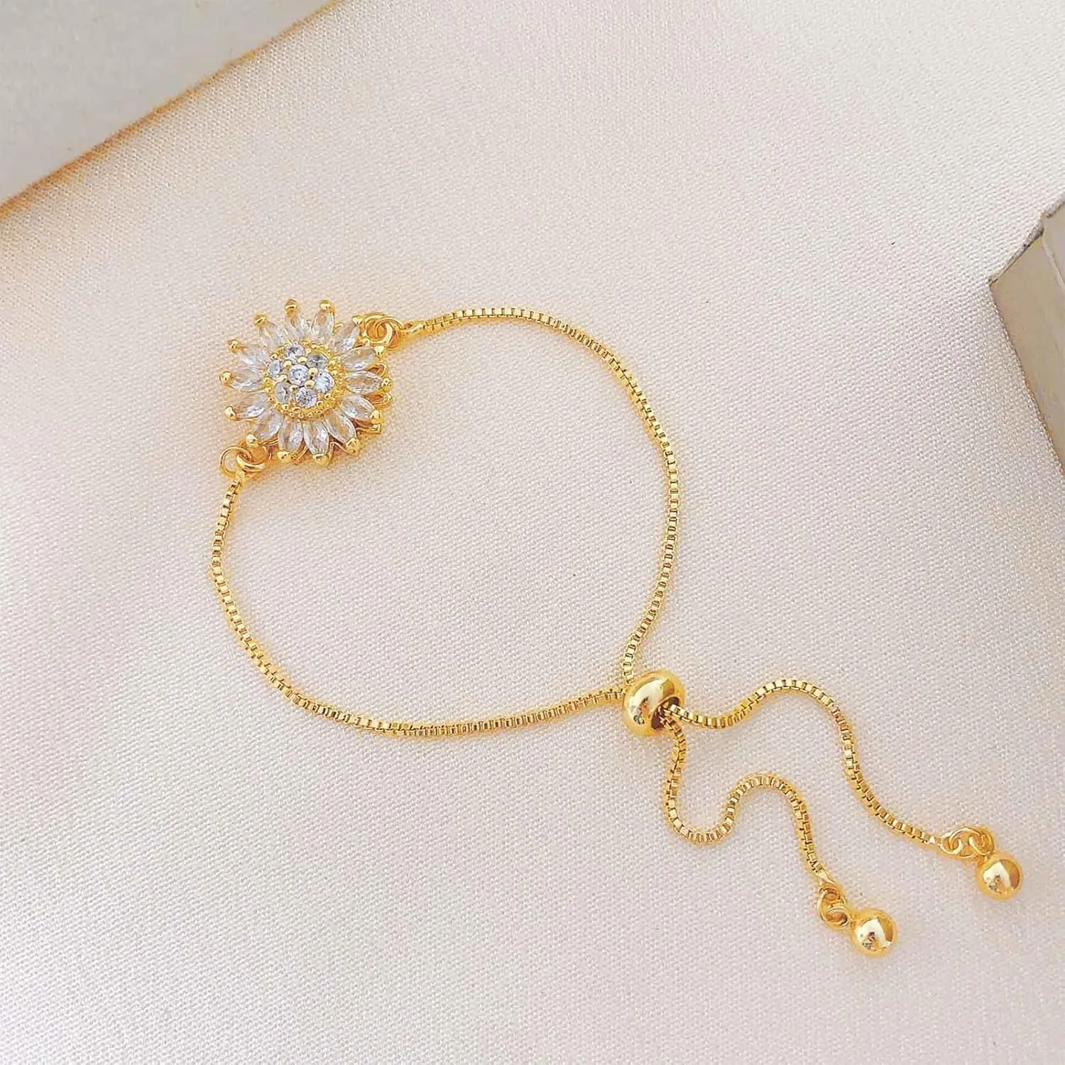 Spinning Sunflower Bracelet for Women Adjustable Rhinestone Sunflower Mood Bracelet Sparkly Flower Anxiety Bracelets Cubic Zircon Sunflowers Fidget Bracelets Worry Relieving Jewelry Accessories