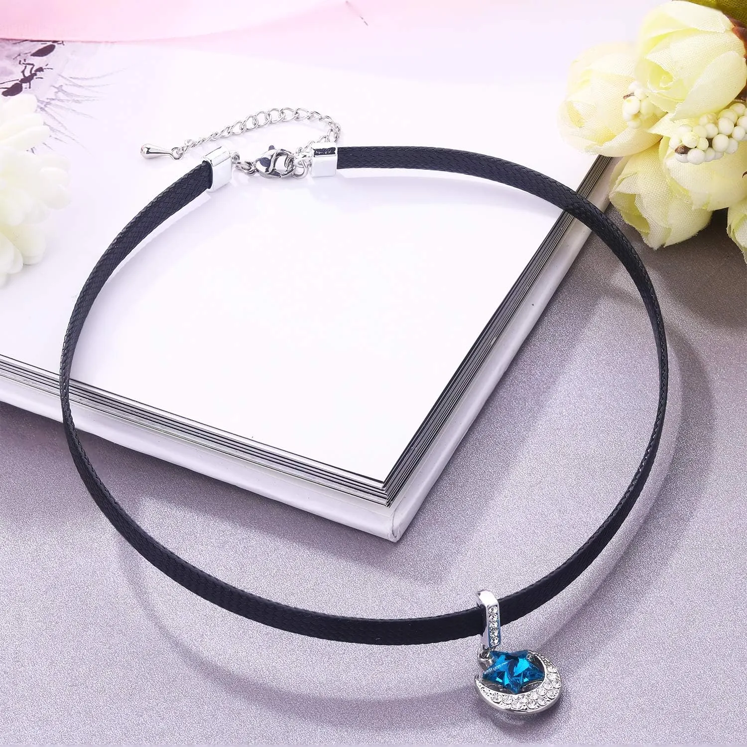 Yonhon Black Choker Necklace for Women,Gold/Siver Tone Choker Necklace with Elegant Pendant